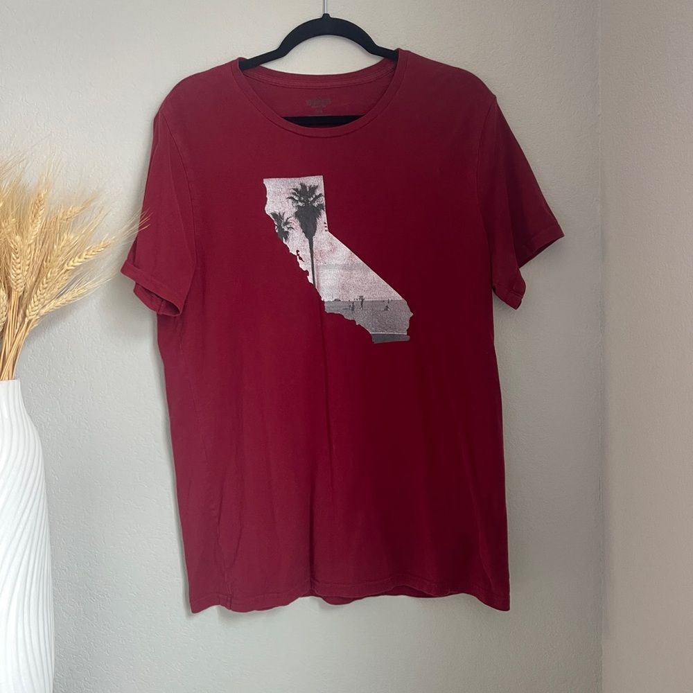 Express Men's Maroon Red California Short Sleeve Graphic Tee - Size L